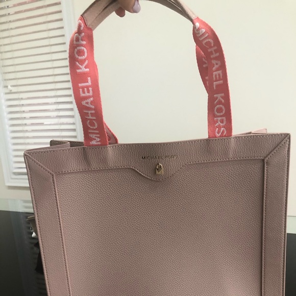 MICHAEL KORS BAG - Picture 3 of 4